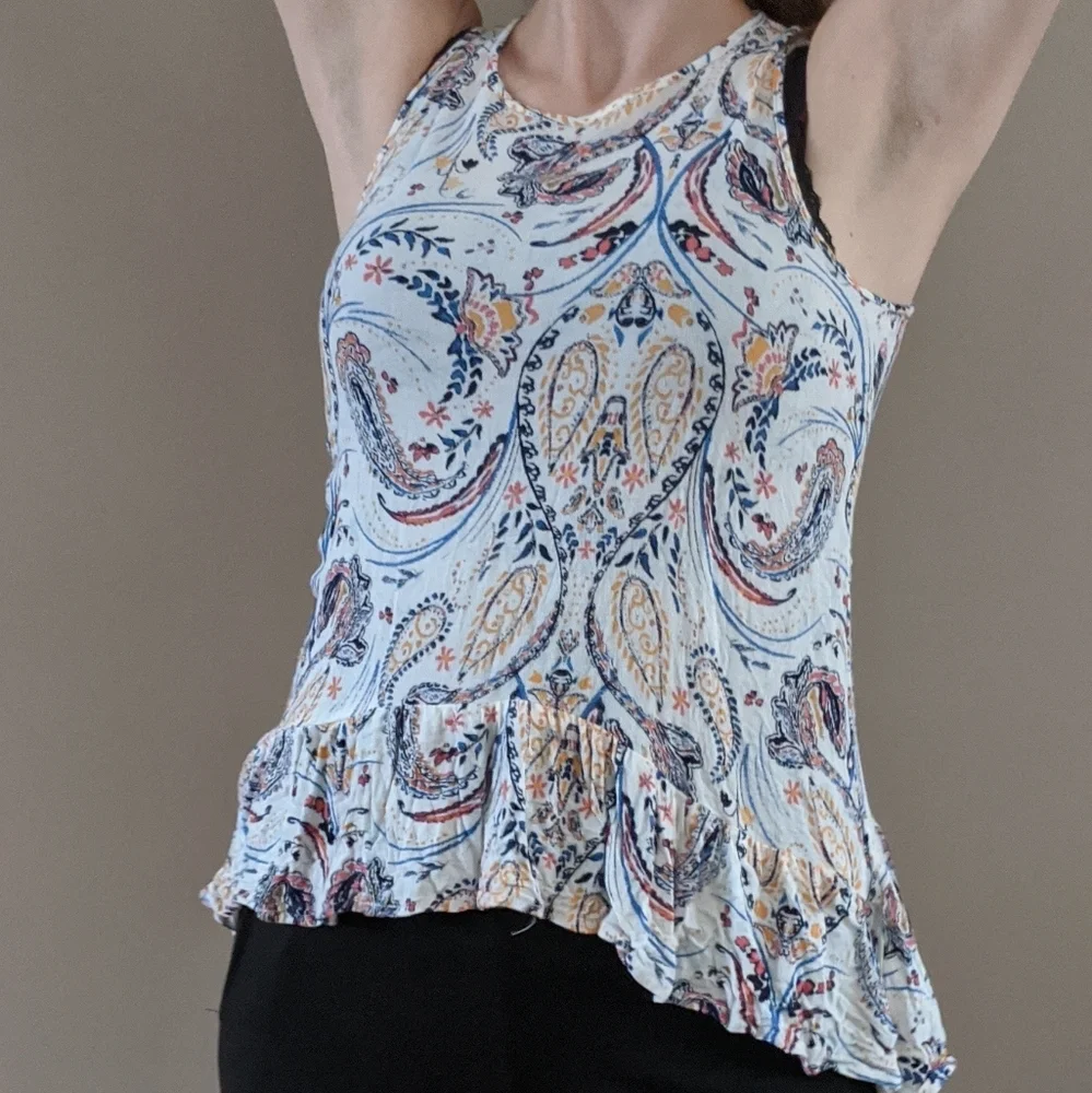 Xhilaration NWoT peplum tank top with key hole - Picture 6 of 8